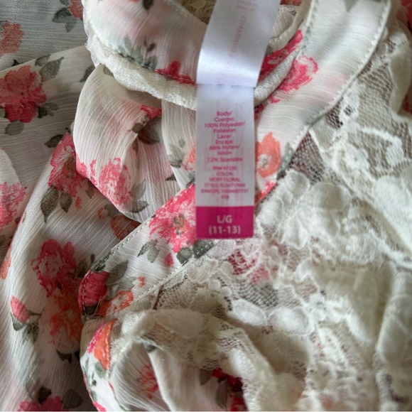 3/$15💟 Womens Cap Sleeve Top Size L - Picture 8 of 8